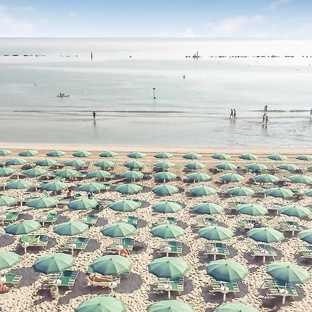 Strada dei Condotti Pesaro Esterno foto